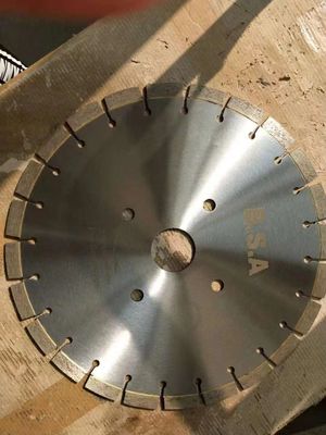 350mm 直径 40mm 断片形 グランイト切断刃 正確なブロック分割