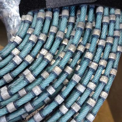 8.3mmのビーズプラスチックダイヤモンドワイヤーソーを切る グランイトブロックの四角化とプロファイリング