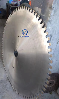 パキスタンで硬い大理石を切るためのカスタマイズされたサイズ大理石セグメント 1200mm 24*8*13mm