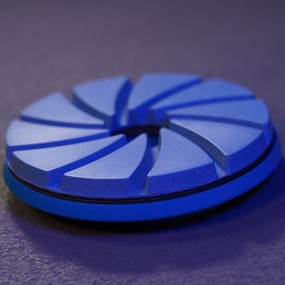 グランイトの磨きディスクのためのカスタマイズされた125mmスナイルロック樹脂磨きパッド