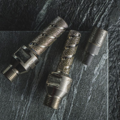 鋭い切断刃 ダイヤモンド・エンド・ミル CNC ルータービット マルブル・グランイトの磨き用 CN JIN