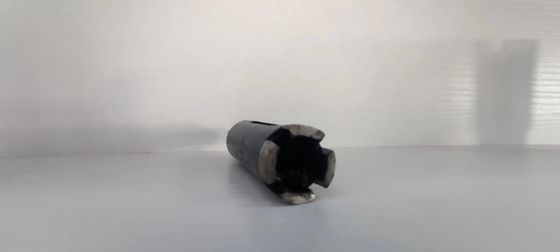 グラナイト石の掘削のためのシントレされたダイヤモンドコアドリルビットを使用したストレートシェンクウェット