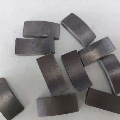 石コンクリート切削ツール用のカスタマイズされたARC型のセグメントダイヤモンドコアドリルビット