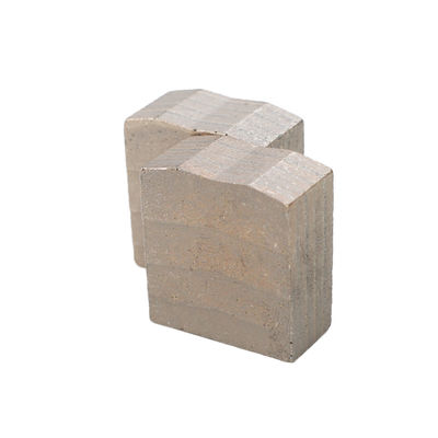 R Shape Diamond Granite セグメント タイのスクラップで LINSING石切削ツールによって