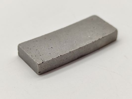 インドネシアのバザルト切削用多層型ダイヤモンドセグメント 450mm 1200mm 1600mm
