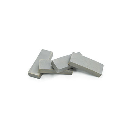 40*7*15MM ダイヤモンドセグメント 高周波ブレズでダイヤモンドサーブ刃の溶接機械のために