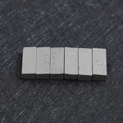 20*4.0/3.5*8mm ホットシンターダイヤモンド切断セグメント