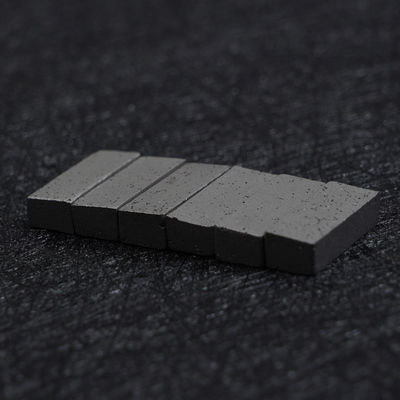 マルブルと柔らかい花岩ブロックの切断のためのガングソーマシンのためのダイヤモンドセグメントブレード