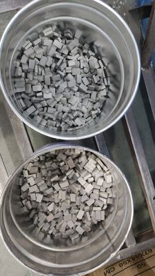 6.5mm マルチディスクダイヤモンドセグメント 24*7.6/8.4*15mmの花岩切削のための完璧なツール